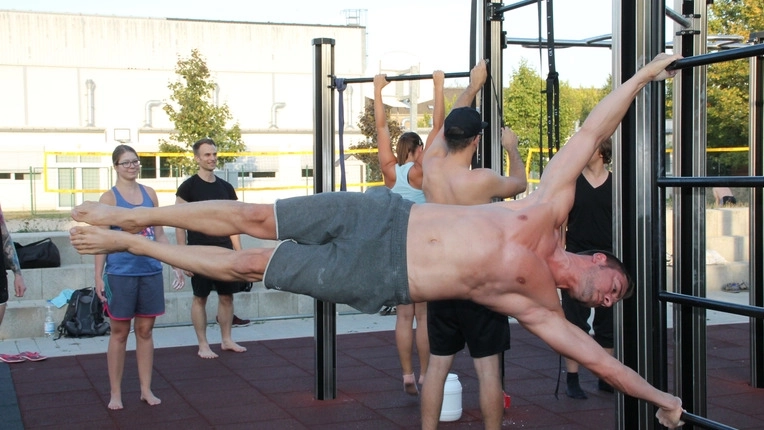 calisthenics - calisthenics.webp